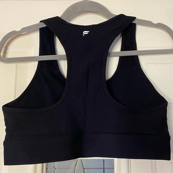 NWT Fabletics Size Medium Women’s On-The-Go Medium-Impact Sports Bra Black - Picture 2 of 7